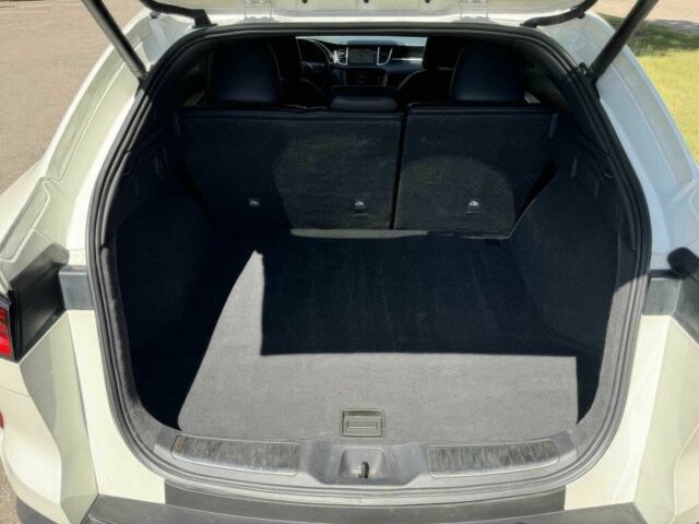 Білий Інфініті КХ, об'ємом двигуна 2 л та пробігом 21 тис. км за 11700 $, фото 11 на Automoto.ua