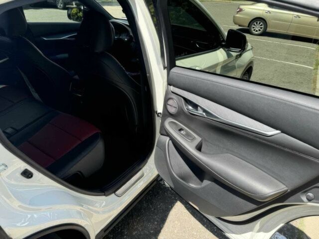 Білий Інфініті КХ, об'ємом двигуна 2 л та пробігом 21 тис. км за 11700 $, фото 9 на Automoto.ua