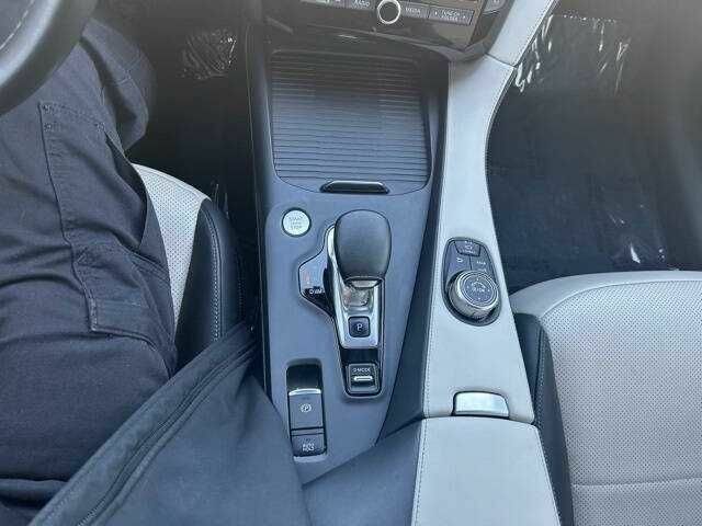 Белый Инфинити КХ, объемом двигателя 2 л и пробегом 21 тыс. км за 11800 $, фото 12 на Automoto.ua