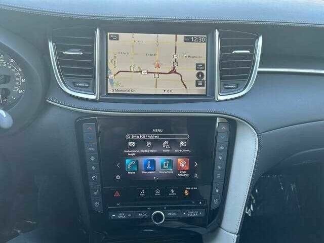 Белый Инфинити КХ, объемом двигателя 2 л и пробегом 21 тыс. км за 11800 $, фото 10 на Automoto.ua