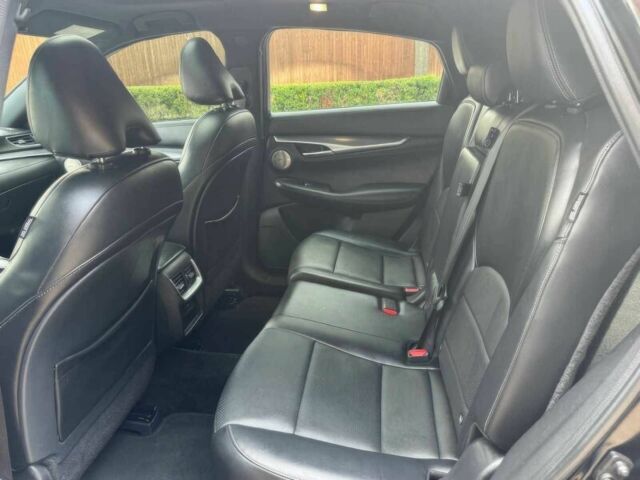 Черный Инфинити КХ, объемом двигателя 2 л и пробегом 11 тыс. км за 11700 $, фото 9 на Automoto.ua