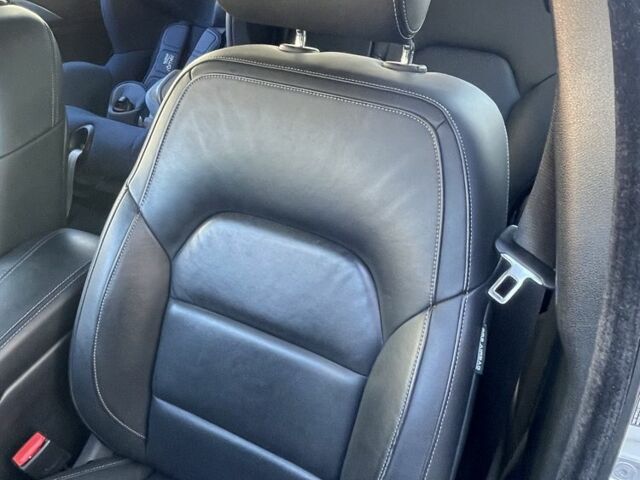 Белый Инфинити QX30, объемом двигателя 2 л и пробегом 77 тыс. км за 18300 $, фото 7 на Automoto.ua