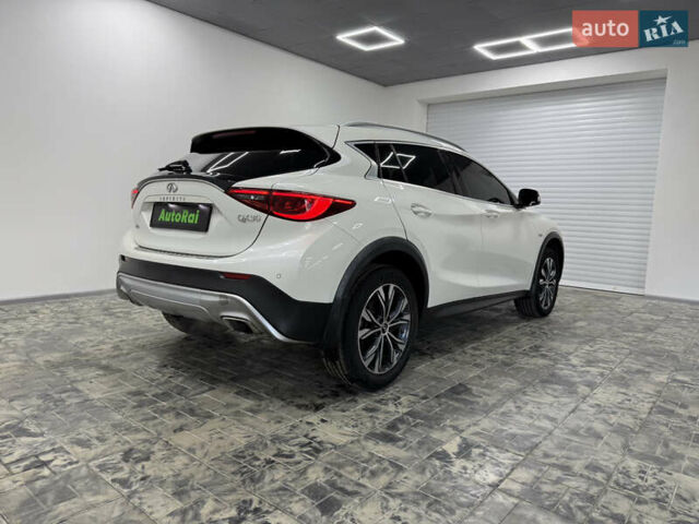Белый Инфинити QX30, объемом двигателя 1.99 л и пробегом 74 тыс. км за 20900 $, фото 4 на Automoto.ua