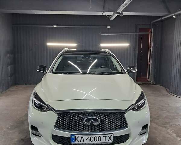 Белый Инфинити QX30, объемом двигателя 1.99 л и пробегом 144 тыс. км за 16400 $, фото 3 на Automoto.ua