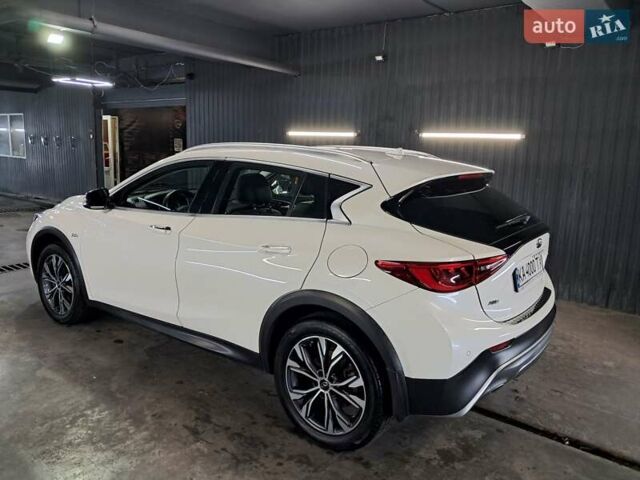 Белый Инфинити QX30, объемом двигателя 1.99 л и пробегом 144 тыс. км за 16400 $, фото 1 на Automoto.ua