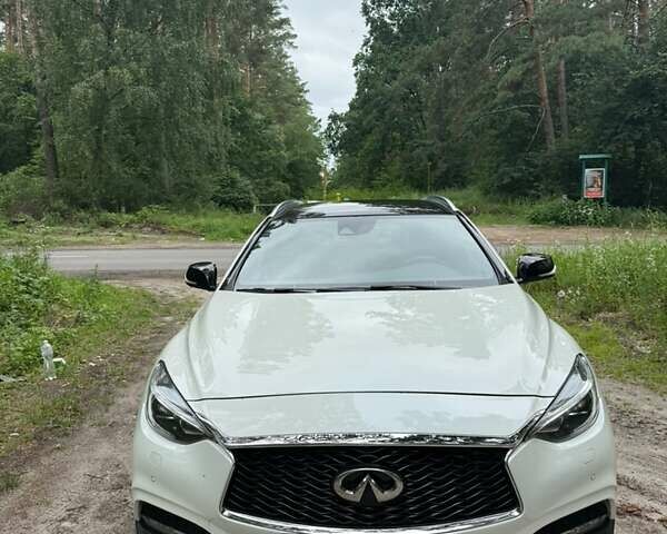 Білий Інфініті QX30, об'ємом двигуна 1.99 л та пробігом 113 тис. км за 19000 $, фото 4 на Automoto.ua