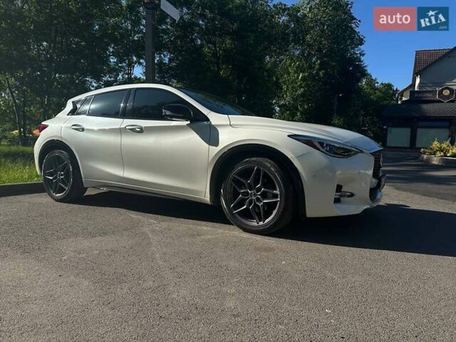 Белый Инфинити QX30, объемом двигателя 1.99 л и пробегом 48 тыс. км за 22700 $, фото 18 на Automoto.ua