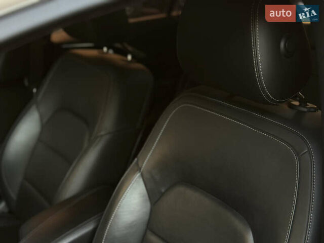 Белый Инфинити QX30, объемом двигателя 1.99 л и пробегом 74 тыс. км за 22800 $, фото 24 на Automoto.ua