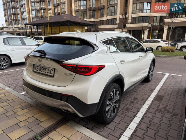 Білий Інфініті QX30, об'ємом двигуна 1.99 л та пробігом 54 тис. км за 19000 $, фото 2 на Automoto.ua