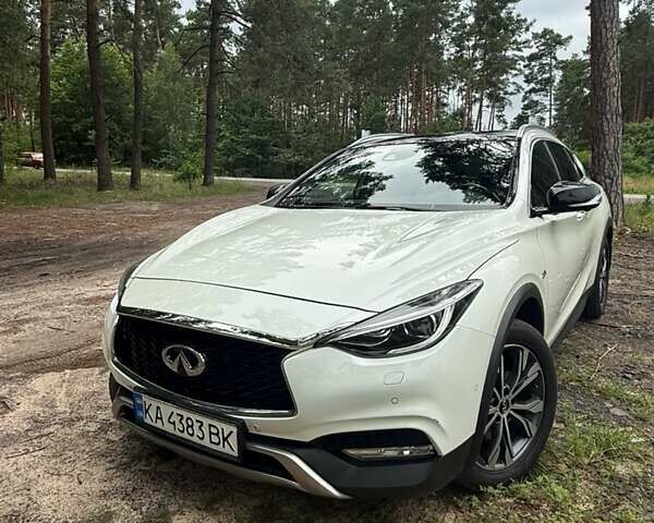 Білий Інфініті QX30, об'ємом двигуна 1.99 л та пробігом 113 тис. км за 19000 $, фото 5 на Automoto.ua