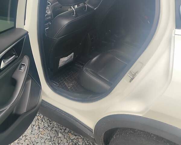 Белый Инфинити QX30, объемом двигателя 1.99 л и пробегом 140 тыс. км за 19500 $, фото 5 на Automoto.ua