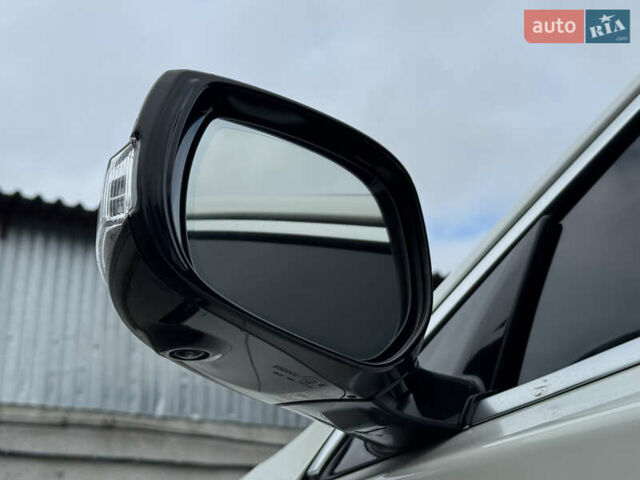 Белый Инфинити QX30, объемом двигателя 2 л и пробегом 87 тыс. км за 18199 $, фото 41 на Automoto.ua