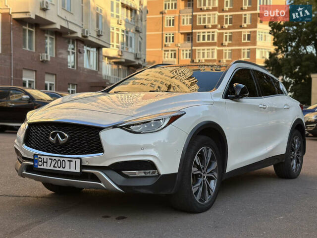 Белый Инфинити QX30, объемом двигателя 1.99 л и пробегом 74 тыс. км за 22800 $, фото 25 на Automoto.ua