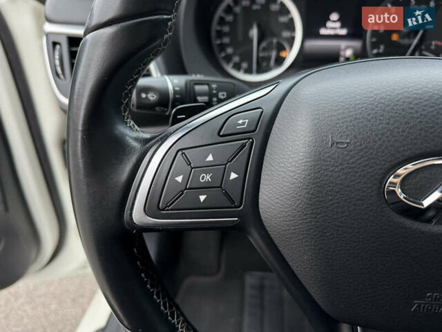 Белый Инфинити QX30, объемом двигателя 2 л и пробегом 87 тыс. км за 18199 $, фото 17 на Automoto.ua