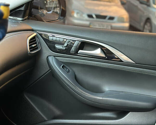 Белый Инфинити QX30, объемом двигателя 1.99 л и пробегом 74 тыс. км за 22800 $, фото 13 на Automoto.ua