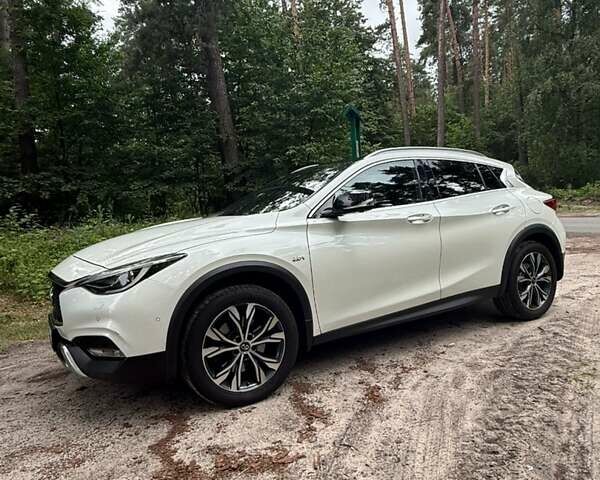Білий Інфініті QX30, об'ємом двигуна 1.99 л та пробігом 113 тис. км за 19000 $, фото 2 на Automoto.ua