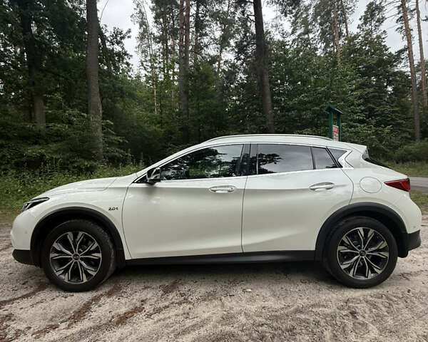 Білий Інфініті QX30, об'ємом двигуна 1.99 л та пробігом 113 тис. км за 19000 $, фото 1 на Automoto.ua
