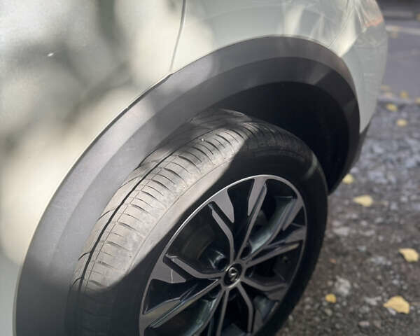 Белый Инфинити QX30, объемом двигателя 1.99 л и пробегом 125 тыс. км за 14950 $, фото 10 на Automoto.ua