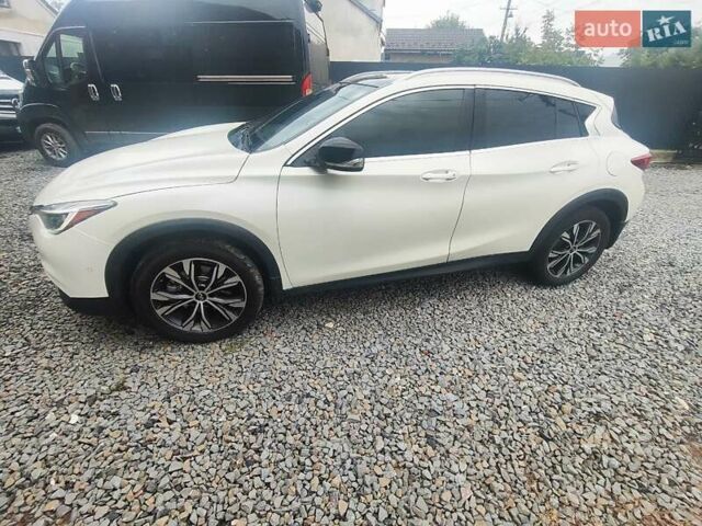 Белый Инфинити QX30, объемом двигателя 1.99 л и пробегом 140 тыс. км за 19500 $, фото 8 на Automoto.ua