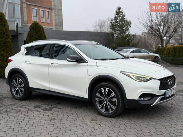 Білий Інфініті QX30, об'ємом двигуна 1.99 л та пробігом 120 тис. км за 14900 $, фото 4 на Automoto.ua