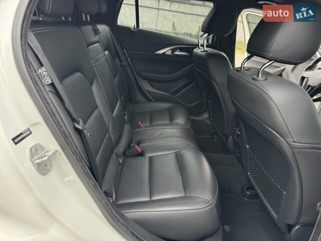 Белый Инфинити QX30, объемом двигателя 2 л и пробегом 87 тыс. км за 18199 $, фото 31 на Automoto.ua