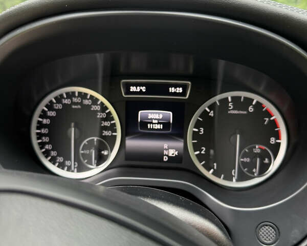 Білий Інфініті QX30, об'ємом двигуна 1.99 л та пробігом 113 тис. км за 19000 $, фото 11 на Automoto.ua