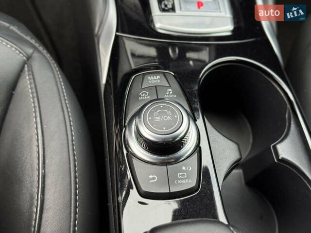 Белый Инфинити QX30, объемом двигателя 2 л и пробегом 87 тыс. км за 18199 $, фото 24 на Automoto.ua