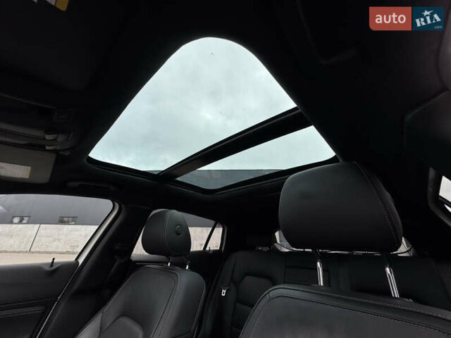 Белый Инфинити QX30, объемом двигателя 2 л и пробегом 87 тыс. км за 18199 $, фото 43 на Automoto.ua