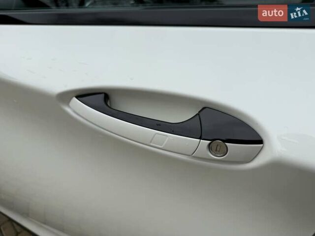 Белый Инфинити QX30, объемом двигателя 1.99 л и пробегом 153 тыс. км за 15500 $, фото 29 на Automoto.ua