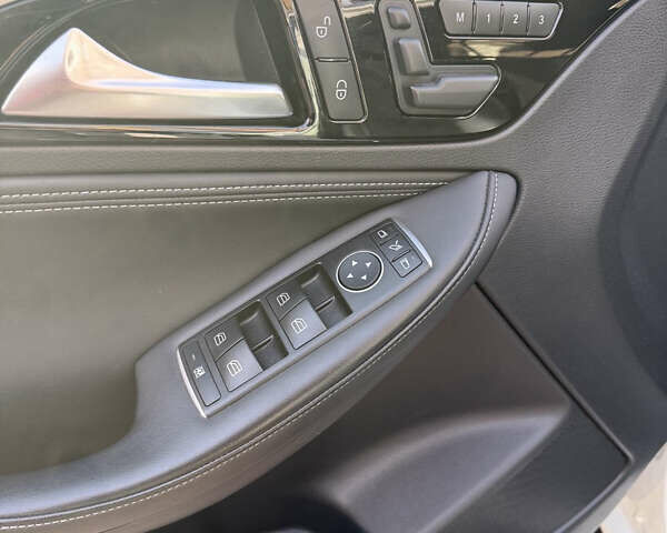 Білий Інфініті QX30, об'ємом двигуна 1.99 л та пробігом 54 тис. км за 19000 $, фото 8 на Automoto.ua