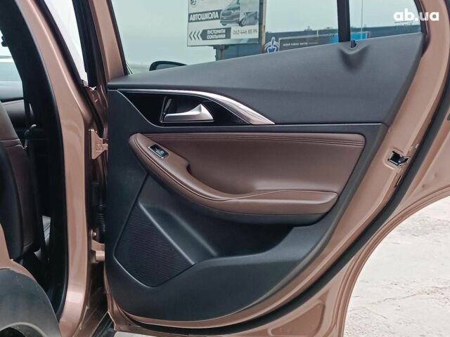 Бежевый Инфинити QX30, объемом двигателя 2 л и пробегом 103 тыс. км за 21750 $, фото 42 на Automoto.ua