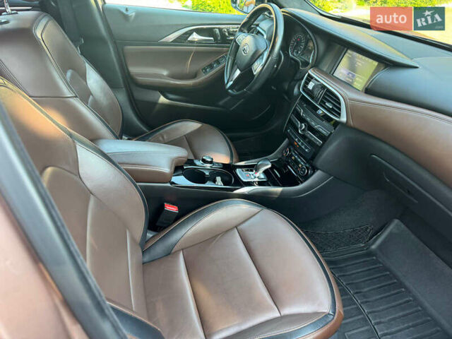 Бежевый Инфинити QX30, объемом двигателя 2 л и пробегом 98 тыс. км за 23000 $, фото 5 на Automoto.ua