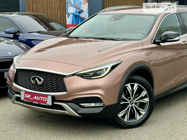 Бежевий Інфініті QX30, об'ємом двигуна 2 л та пробігом 79 тис. км за 18500 $, фото 57 на Automoto.ua