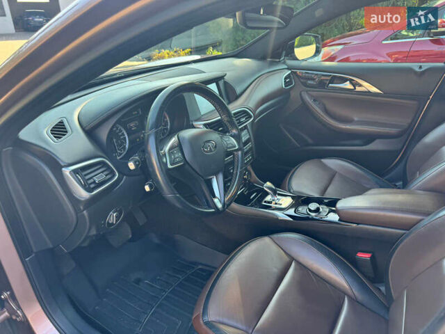 Бежевый Инфинити QX30, объемом двигателя 2 л и пробегом 98 тыс. км за 23000 $, фото 4 на Automoto.ua