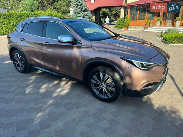 Бежевый Инфинити QX30, объемом двигателя 2 л и пробегом 98 тыс. км за 23000 $, фото 1 на Automoto.ua