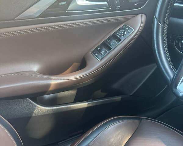 Бежевый Инфинити QX30, объемом двигателя 2 л и пробегом 98 тыс. км за 23000 $, фото 14 на Automoto.ua