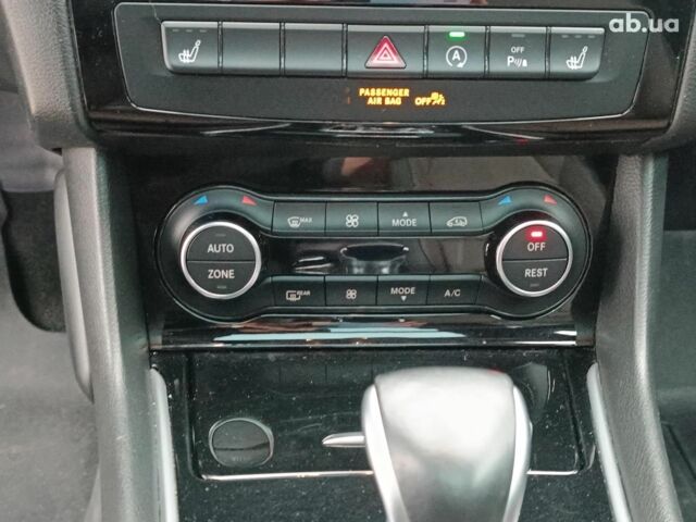 Бежевый Инфинити QX30, объемом двигателя 2 л и пробегом 103 тыс. км за 21750 $, фото 29 на Automoto.ua