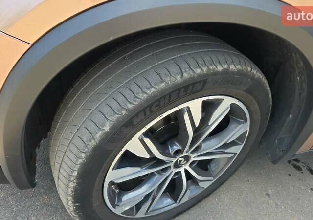 Бежевый Инфинити QX30, объемом двигателя 1.99 л и пробегом 130 тыс. км за 20500 $, фото 5 на Automoto.ua