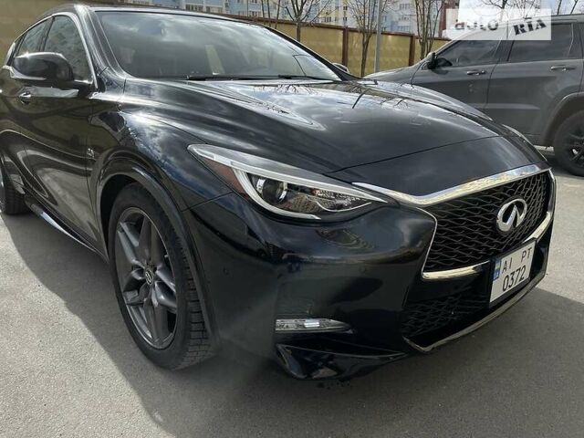 Чорний Інфініті QX30, об'ємом двигуна 2 л та пробігом 111 тис. км за 18250 $, фото 4 на Automoto.ua