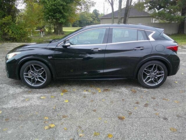 Черный Инфинити QX30, объемом двигателя 2 л и пробегом 70 тыс. км за 13580 $, фото 4 на Automoto.ua