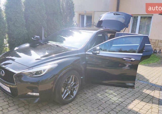 Чорний Інфініті QX30, об'ємом двигуна 1.99 л та пробігом 134 тис. км за 16000 $, фото 7 на Automoto.ua