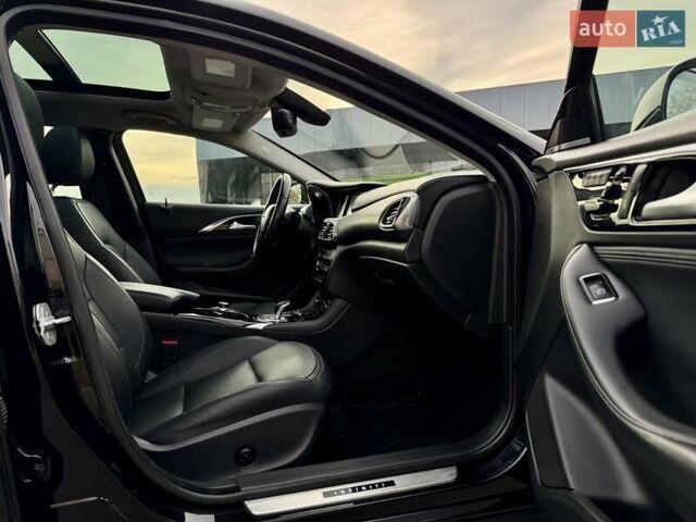 Черный Инфинити QX30, объемом двигателя 1.99 л и пробегом 162 тыс. км за 15500 $, фото 19 на Automoto.ua