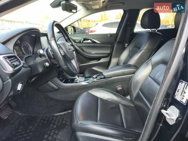 Черный Инфинити QX30, объемом двигателя 1.99 л и пробегом 117 тыс. км за 16900 $, фото 9 на Automoto.ua