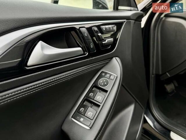 Черный Инфинити QX30, объемом двигателя 1.99 л и пробегом 162 тыс. км за 15500 $, фото 15 на Automoto.ua