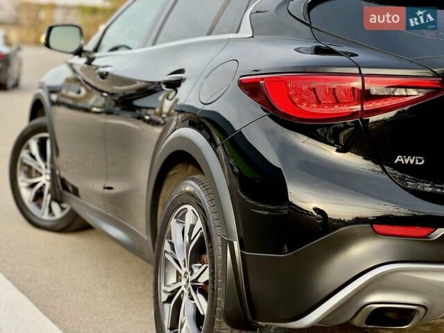 Черный Инфинити QX30, объемом двигателя 1.99 л и пробегом 162 тыс. км за 15500 $, фото 5 на Automoto.ua