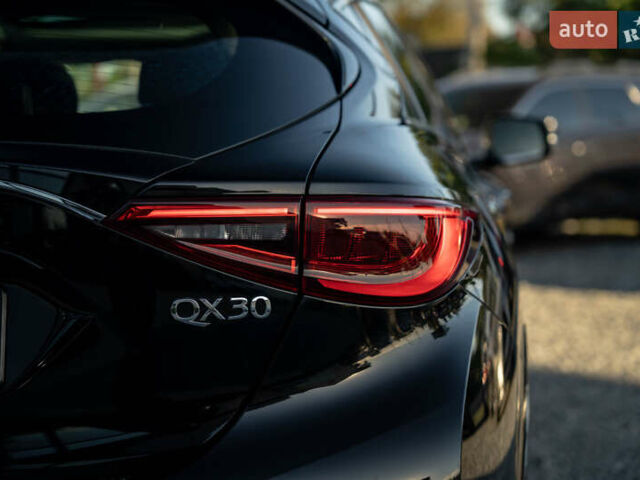 Инфинити QX30 2016 в Черновцах на Automoto.ua Черный Инфинити QX30, объемом двигателя 1.99 л и пробегом 122 тыс. км за 16900 $, фото 6 на Automoto.ua
