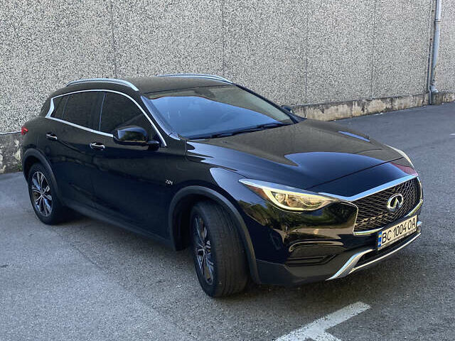 Чорний Інфініті QX30, об'ємом двигуна 1.99 л та пробігом 69 тис. км за 16500 $, фото 1 на Automoto.ua