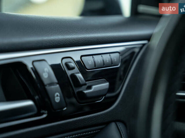 Инфинити QX30 2016 в Черновцах на Automoto.ua Черный Инфинити QX30, объемом двигателя 1.99 л и пробегом 122 тыс. км за 16900 $, фото 16 на Automoto.ua