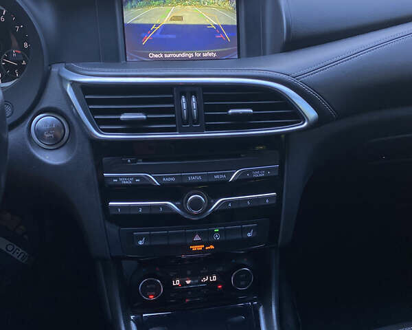 Чорний Інфініті QX30, об'ємом двигуна 1.99 л та пробігом 69 тис. км за 16500 $, фото 10 на Automoto.ua