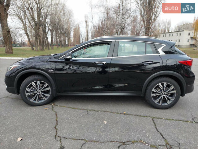 Черный Инфинити QX30, объемом двигателя 2 л и пробегом 150 тыс. км за 16500 $, фото 3 на Automoto.ua